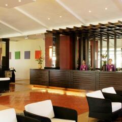 Отель All Seasons Naiharn Phuket интерьер отеля