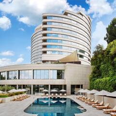Conrad Istanbul Bosphorus Турция, Стамбул - 3 отзыва об отеле, цены и фото номеров - забронировать отель Conrad Istanbul Bosphorus онлайн бассейн