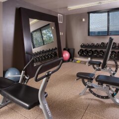 Отель Embassy Suites Bloomington Блумингтон фитнесс-зал