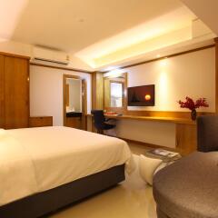 Chabana Kamala Hotel сейф в номере