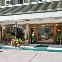 Отель Wall Street Inn Бангкок бассейн