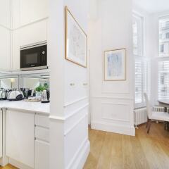 Отель Luxurious 1BR Period Property in Kensington в номере фото 2