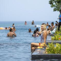 Отель Marino Beach Colombo пляж