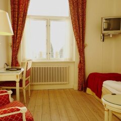 Hotel Vejlefjord Стоубю сейф в номере