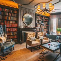 Отель 11 Cadogan Gardens развлечения