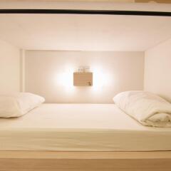 Yellow Mango Hostel Бангкок комната для гостей
