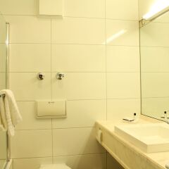 relexa Hotel Airport Düsseldorf - Ratingen ванная фото 2