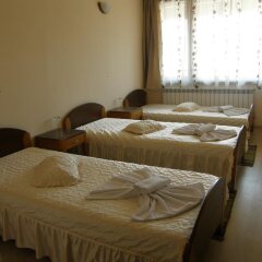 Отель Guest House Raffe Банско комната для гостей фото 2