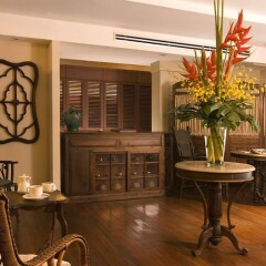 Отель Saladaeng Colonnade Serviced Apartment Таиланд, Бангкок - отзывы, цены и фото номеров - забронировать отель Saladaeng Colonnade Serviced Apartment онлайн гостиничный бар