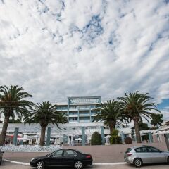 Отель Cronwell Resort Sermilia парковка
