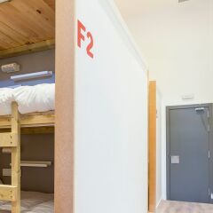 Ant Hostel Barcelona Барселона сейф в номере