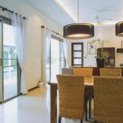 Отель Two Villas Holiday Oriental Style Layan Beach Таиланд, пляж Банг-Тао - отзывы, цены и фото номеров - забронировать отель Two Villas Holiday Oriental Style Layan Beach онлайн питание