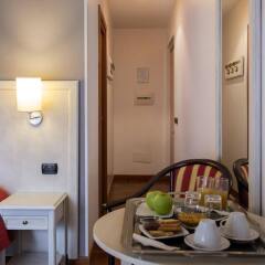 Отель Inn Rome Rooms & Suites в номере