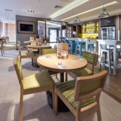 Отель Premier Inn London Lewisham гостиничный бар