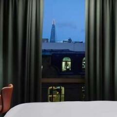 Отель Hilton London Bankside Лондон сейф в номере