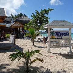 Отель Merrils Beach Resort III - All Inclusive пляж фото 2
