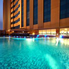 Millennium Hotel and Convention Centre Kuwait бассейн фото 2