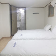 Отель Gana Myongdong Guesthouse комната для гостей фото 4