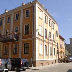 Отель Knights Court Guest House городской автобус