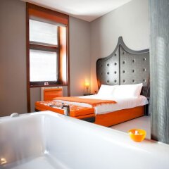 Orange Hotel ванная