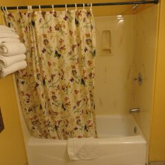 Отель Budget Inn Hollywood США, Лос-Анджелес - отзывы, цены и фото номеров - забронировать отель Budget Inn Hollywood онлайн ванная