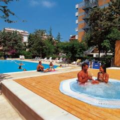 Отель Club Hotel Le Nazioni Италия, Монтезильвано - отзывы, цены и фото номеров - забронировать отель Club Hotel Le Nazioni онлайн бассейн фото 3