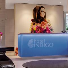 Отель Indigo Düsseldorf - Victoriaplatz Германия, Дюссельдорф - отзывы, цены и фото номеров - забронировать отель Indigo Düsseldorf - Victoriaplatz онлайн интерьер отеля