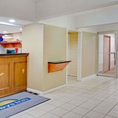 Отель Days Inn by Wyndham Gatlinburg On The River интерьер отеля