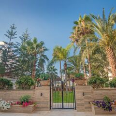 Отель Adams Beach Кипр, Айя-Напа - 7 отзывов об отеле, цены и фото номеров - забронировать отель Adams Beach онлайн парковка