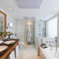 Отель Constantinou Bros Athena Royal Beach ванная