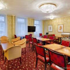Отель Mamaison Residence Downtown Prague