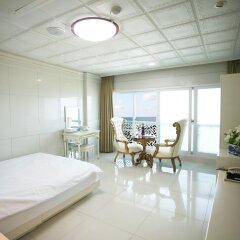 Donghae Boyang Hot Spring Convention Hotel in Gunsan AB, South Korea from 129$, photos, reviews - zenhotels.com guestroom