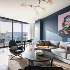 Отель Luxurious Getaway Right Across City Walk Mall Дубай фото 25