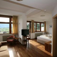 Hotel Lambrechtshof Аппиано-сулла-Страда-дель-Вино комната для гостей
