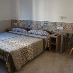 Отель Hostal Baler комната для гостей фото 5