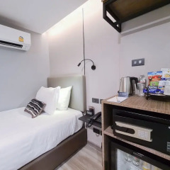 Sova Hotel Bangkok Бангкок сейф в номере