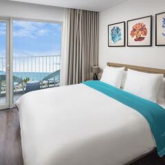 Апартаменты The Pearl Hoi An, a Festa Apartments комната для гостей фото 2