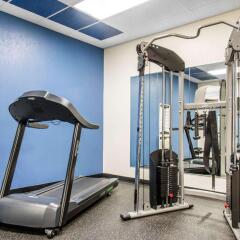 Отель Comfort Inn Airport Блумингтон фитнесс-зал