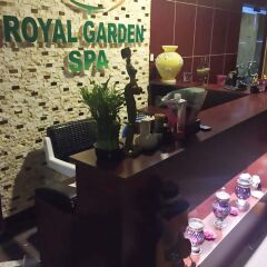 Royal Garden Hotel гостиничный бар
