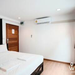 Wayha Hostel Don Mueang Airport Бангкок сейф в номере