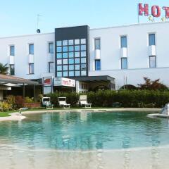 Hotel Posta 77 Сан-Джорджо-ин-Боско бассейн фото 2