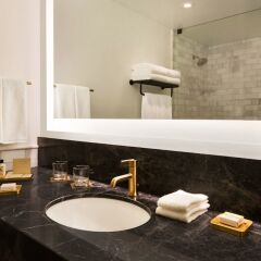 Отель EXchange Hotel Vancouver Канада, Ванкувер - отзывы, цены и фото номеров - забронировать отель EXchange Hotel Vancouver онлайн ванная фото 2