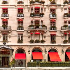 Hotel Plaza Athenee Париж бассейн