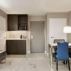 Отель Quality Suites Toronto Airport Канада, Торонто - отзывы, цены и фото номеров - забронировать отель Quality Suites Toronto Airport онлайн в номере фото 2