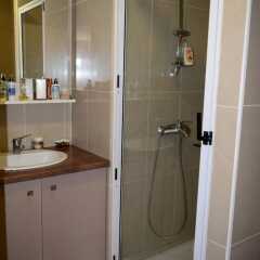 Апартаменты F2 Duplex Hanalei Apartment 1 ванная