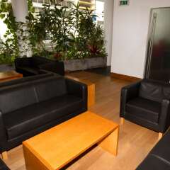 Отель Comfort Inn Ponta Delgada Португалия, Понта-Делгада - отзывы, цены и фото номеров - забронировать отель Comfort Inn Ponta Delgada онлайн интерьер отеля