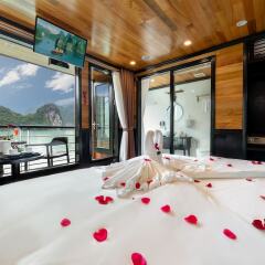 Отель Halong Serenity Cruise Вьетнам, Халонг - отзывы, цены и фото номеров - забронировать отель Halong Serenity Cruise онлайн балкон