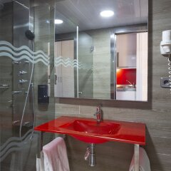 Отель Mar Hotels Rosa del Mar & Spa Испания, Магалуф - 1 отзыв об отеле, цены и фото номеров - забронировать отель Mar Hotels Rosa del Mar & Spa онлайн ванная фото 2