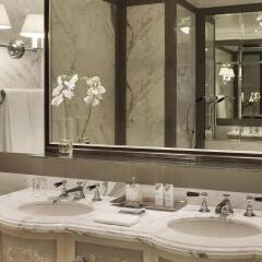 Отель The St. Regis Florence ванная