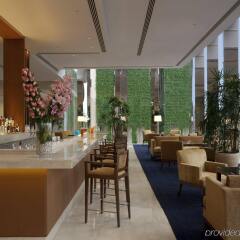 Отель The Oberoi Gurgaon гостиничный бар